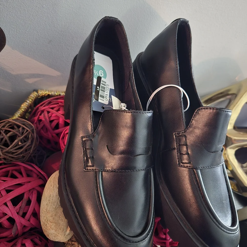 NWT Universal Thread Black Chunky Loafers with Memory Form - Picture 7 of 8
